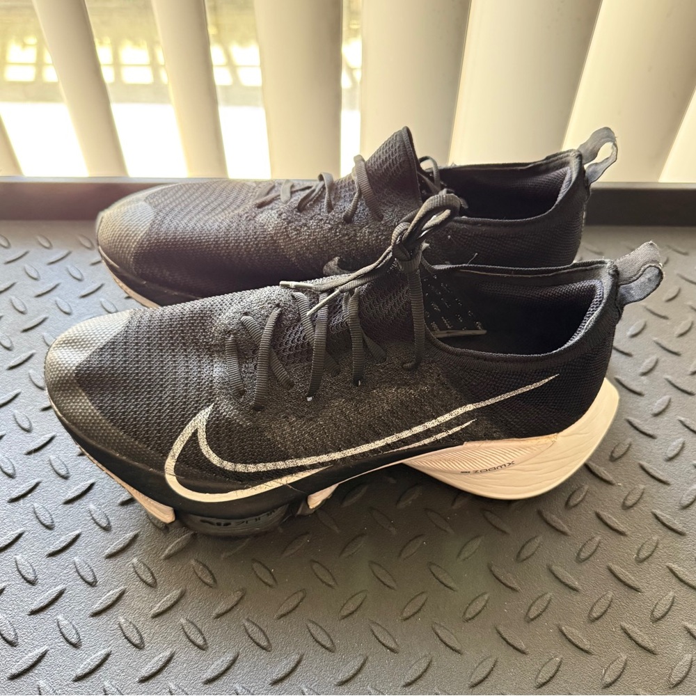 Nike Air Zoom Tempo Flyknit